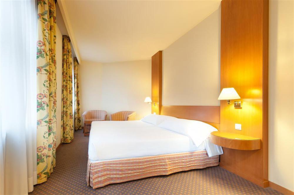 Hotel Elche Centro , Affiliated By Melia Bilik gambar