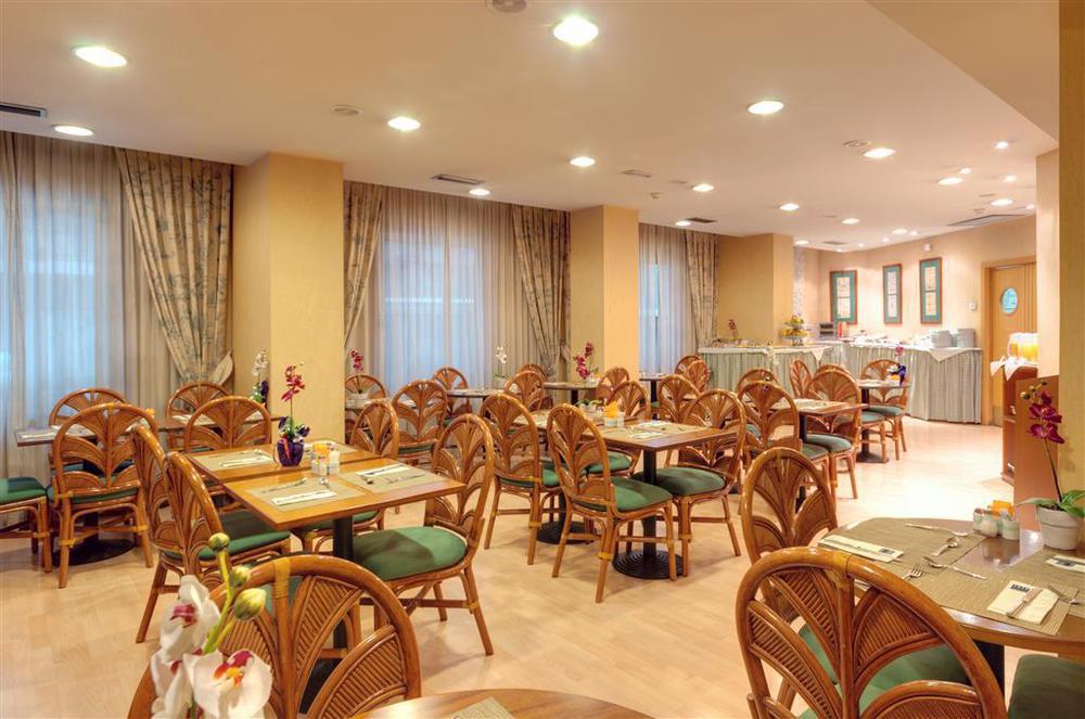 Hotel Elche Centro , Affiliated By Melia Restoran gambar