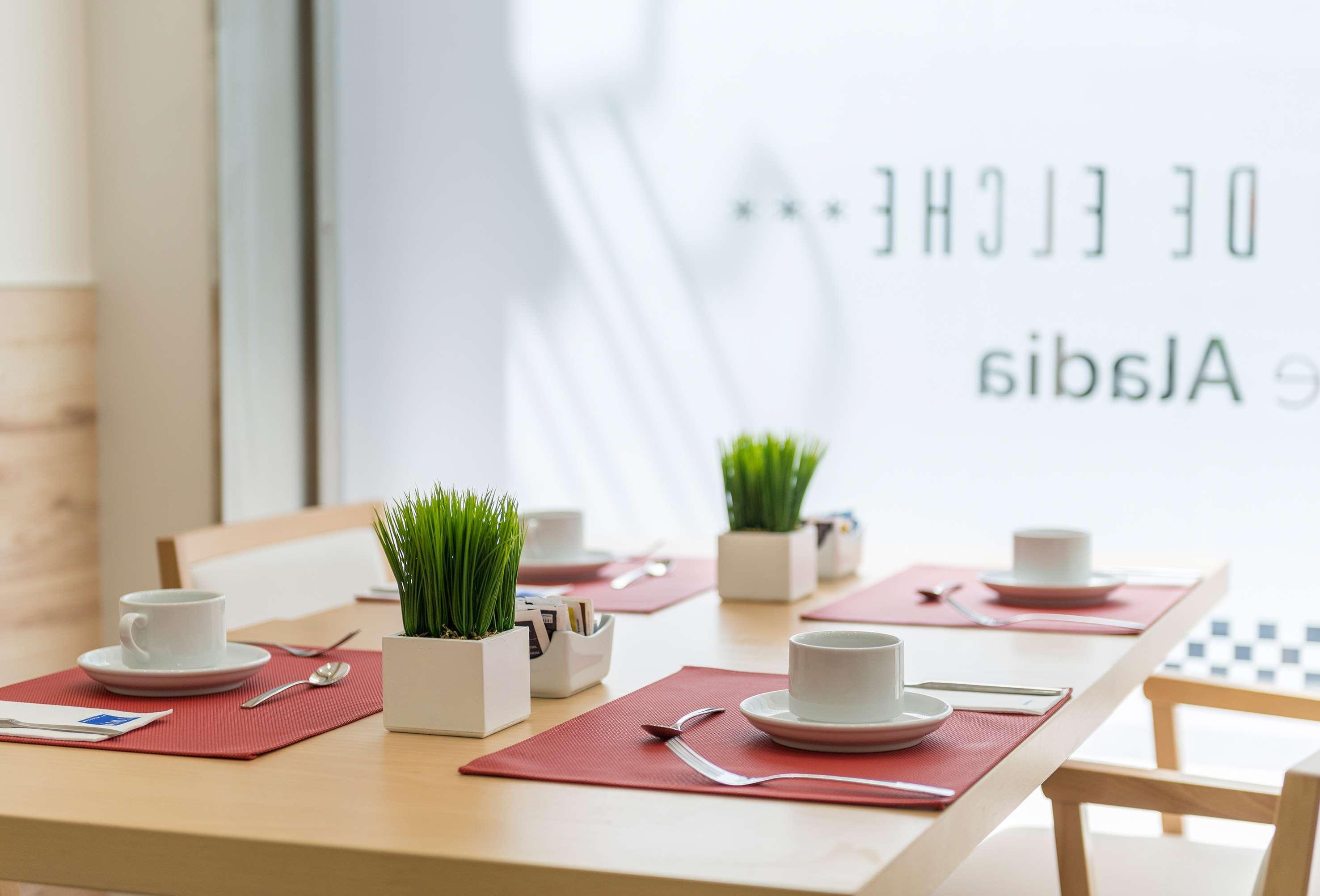 Hotel Elche Centro , Affiliated By Melia Luaran gambar